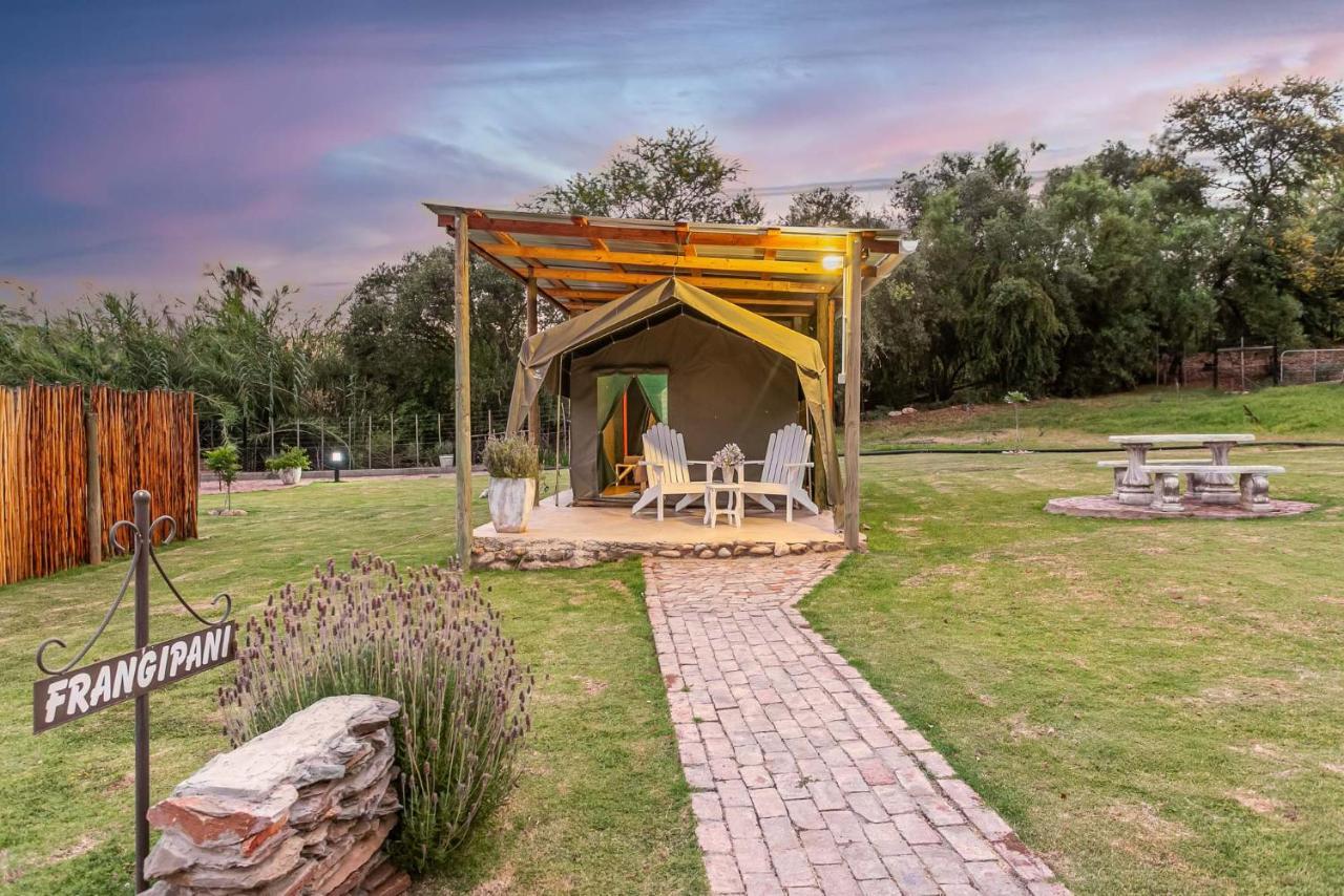 Schoemanshoek Glamping&Self Catering Oudtshoorn Bagian luar foto